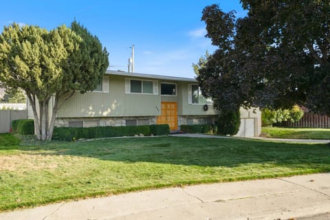 Cozy 3 Bedroom Home | close to UVU and BYU