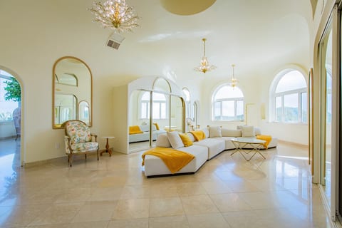 Castle STX Estate