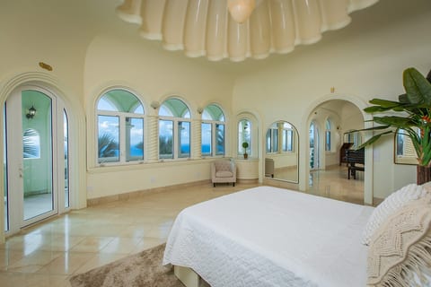 Castle STX Estate