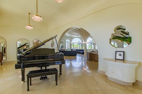 Castle STX Estate