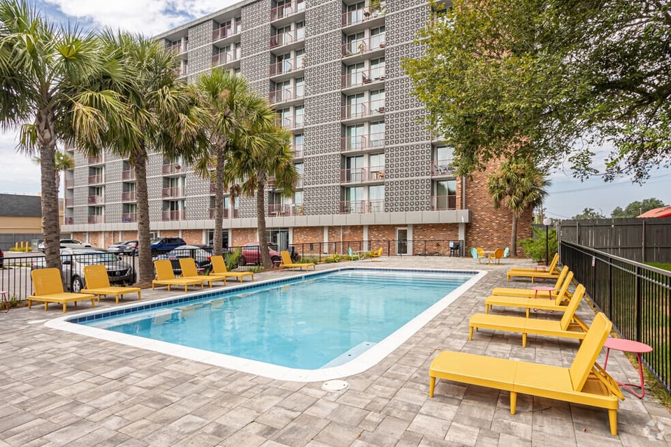 Cheap 30 day stays in great spot image 1
