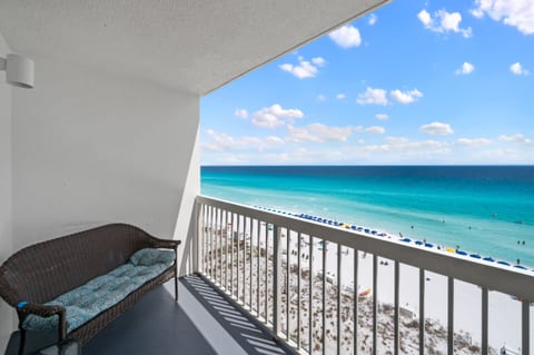Pelican Beach 910