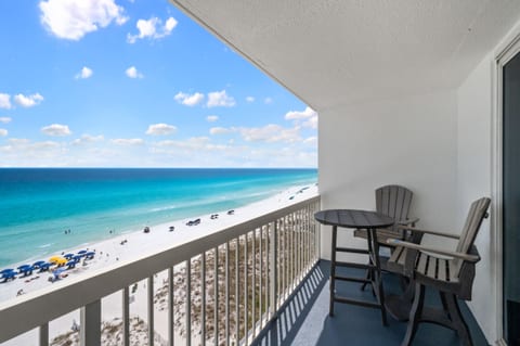 Pelican Beach 910