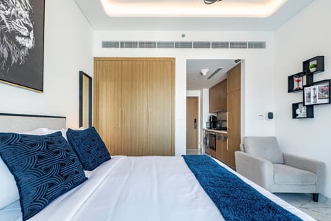 Azizi Riviera 63 Luxe Studio with a Modern Twist image 5