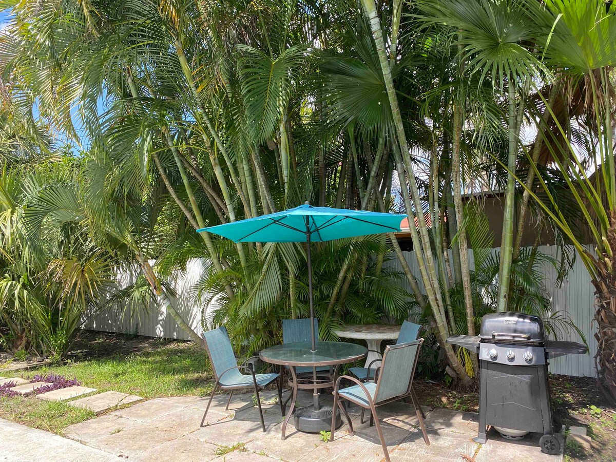 serene-pool-home-close-to-beach-hard-rock-casino/