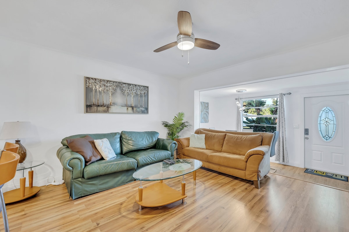 serene-pool-home-close-to-beach-hard-rock-casino/