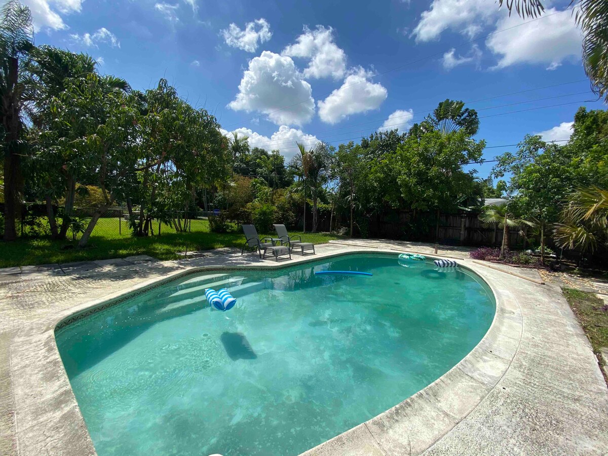 serene-pool-home-close-to-beach-hard-rock-casino/