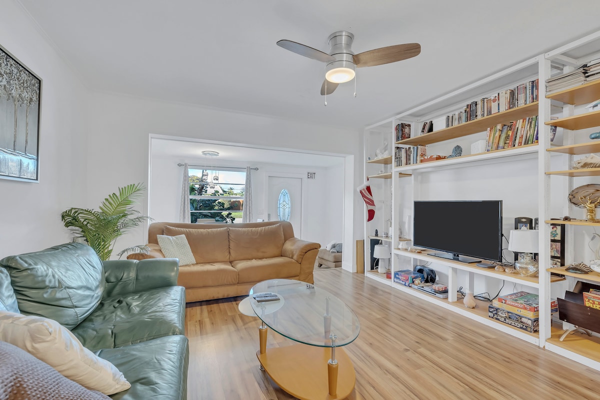 serene-pool-home-close-to-beach-hard-rock-casino/