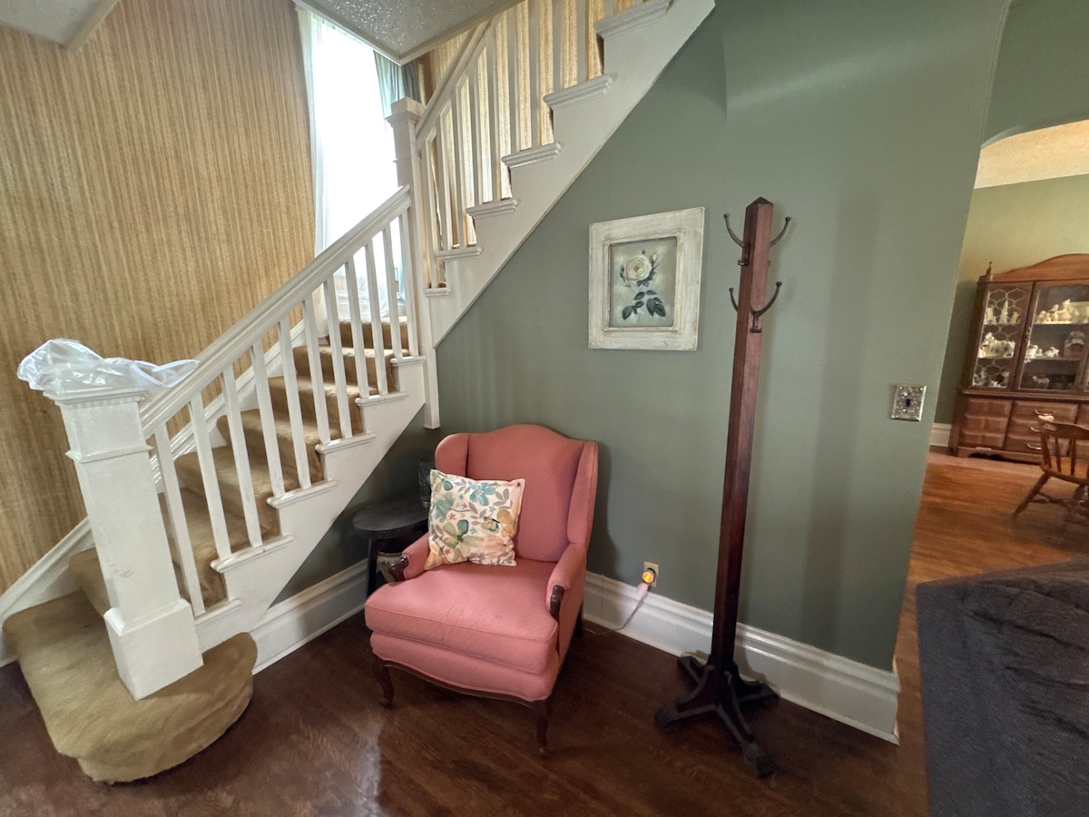 Family sized charmer image 1