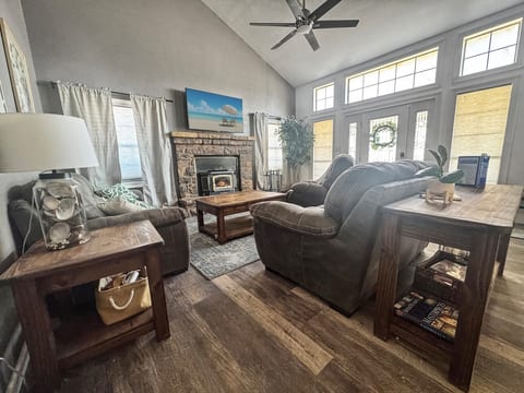 Breckenridge Beach Cabin Retreat image 3