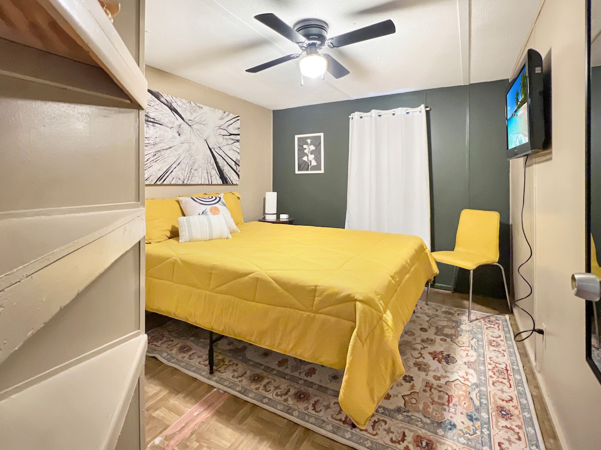 The Tatum Turnkey- 3 bed/1 futon image 1