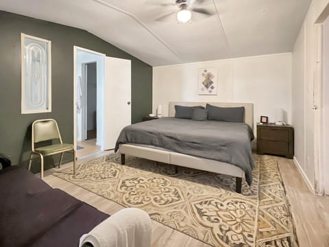 The Tatum Turnkey- 3 bed/1 futon image 4