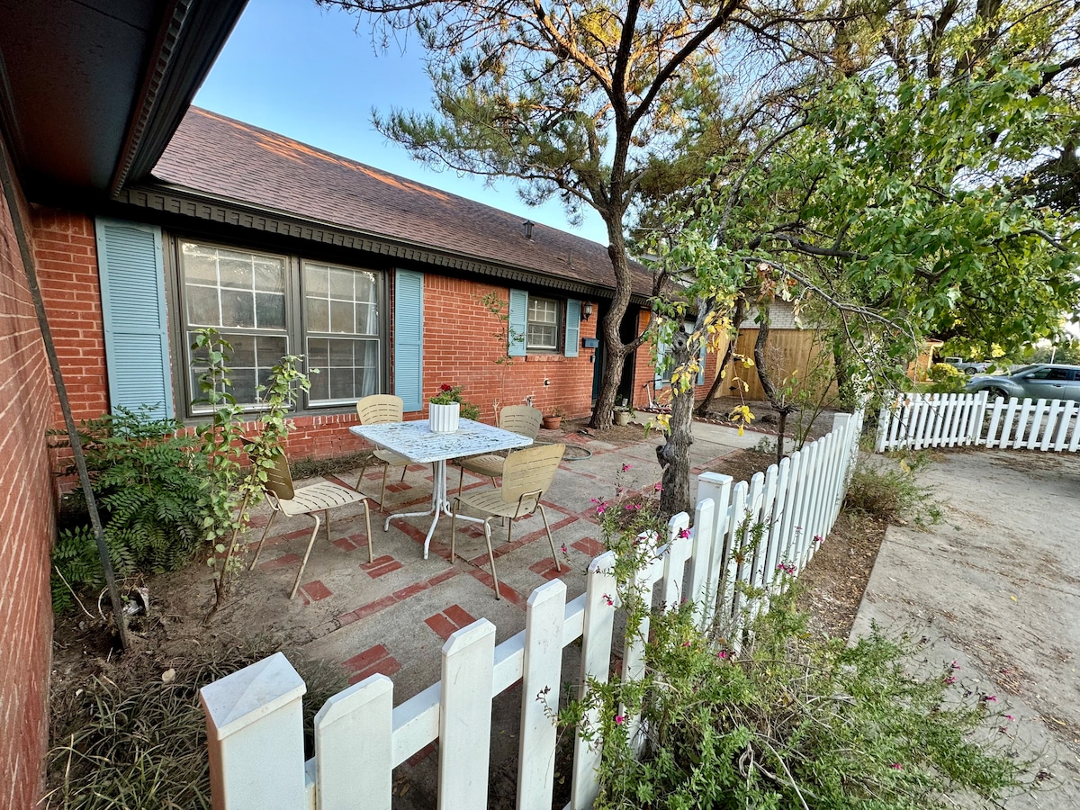 New English Lubbock Charmer image 1