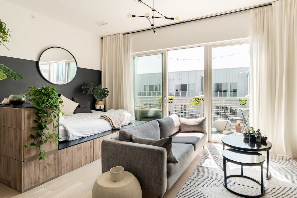 Downtown RiNo Brand New Modern Condo image 1