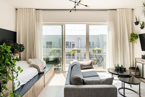 Downtown RiNo Brand New Modern Condo image 5