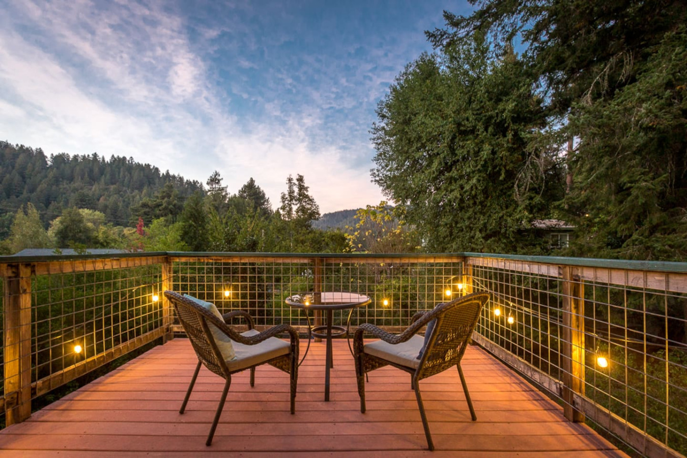 redwoods-getaway-w-decks-and-fenced-yard/