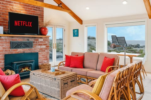 Beachfront haven w/ outdoor living space