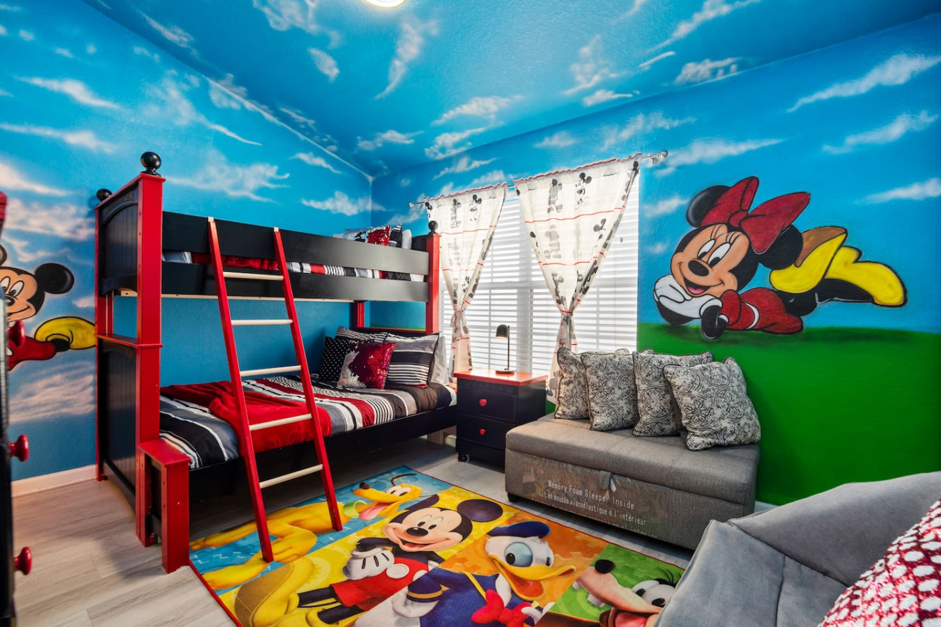 Townhouse near Disney w/ pool & game room