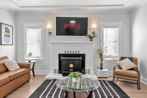 Spacious 4 Bed Home + In-Law Unit | Near SF & Napa