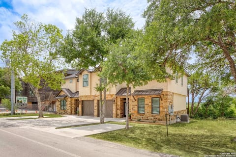 Spacious Gruene Townhomes on the River