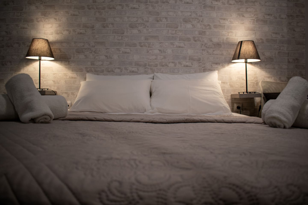 acrolights-by-night/