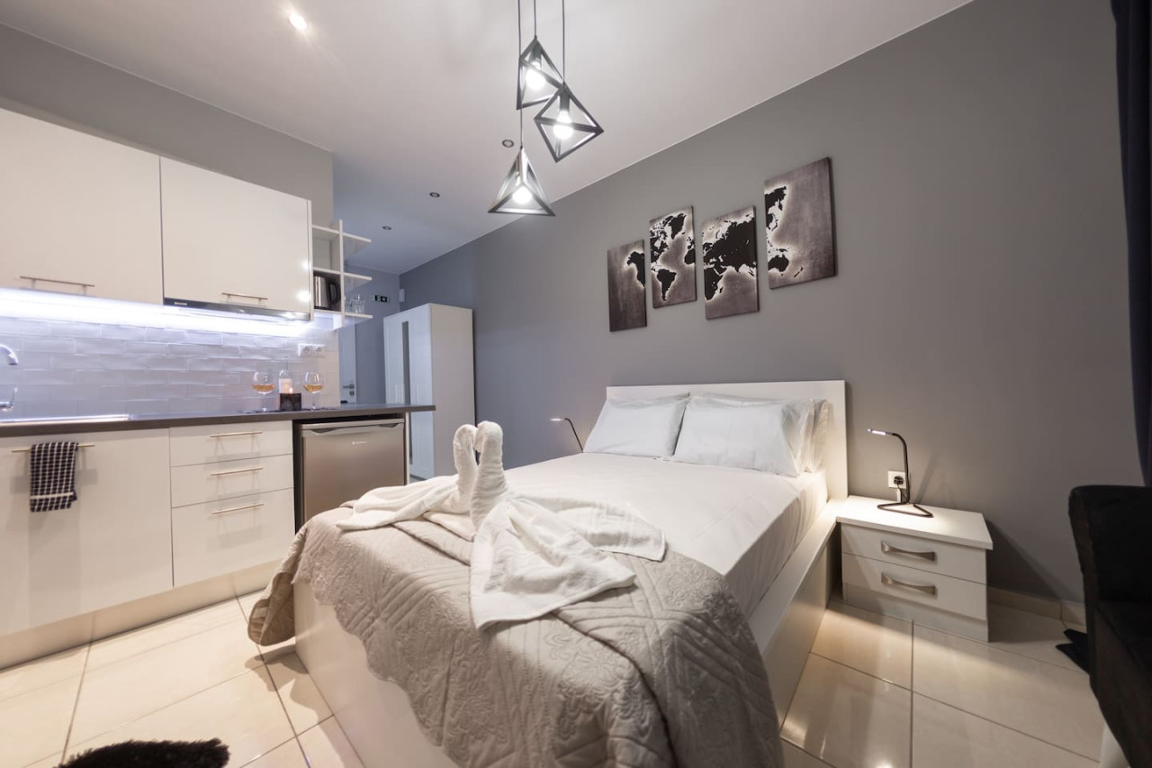 acroview-right-in-the-center/