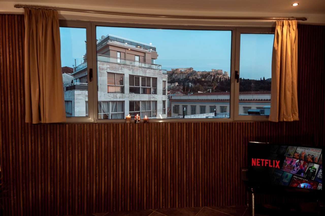 parthenon-portrait-lux-apartment/