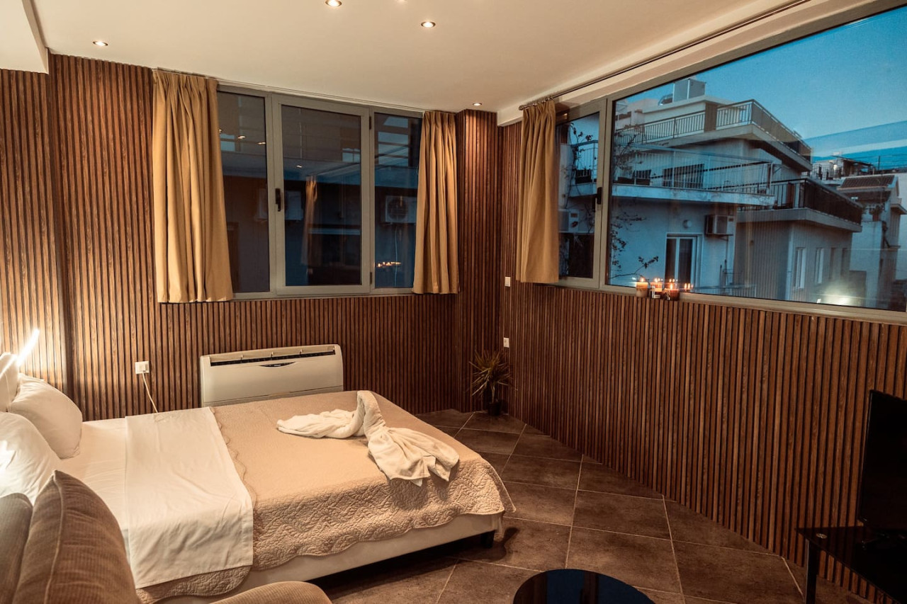 parthenon-portrait-lux-apartment/