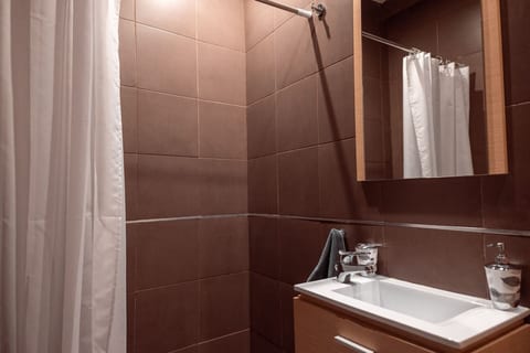 Parthenon Portrait Lux Apartment