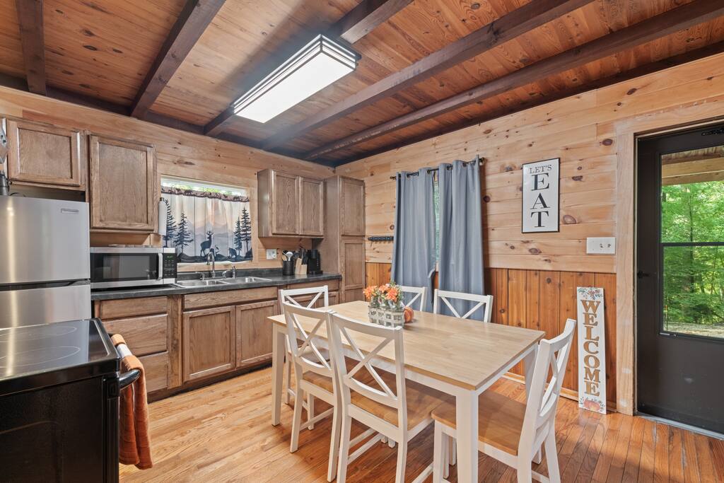 private-hocking-hills-3br-cabinhottub*firepit/