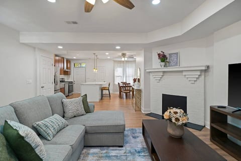 Spacious Baltimore Stay Near JHU• Deck & Parking