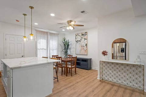 Spacious Baltimore Stay Near JHU• Deck & Parking