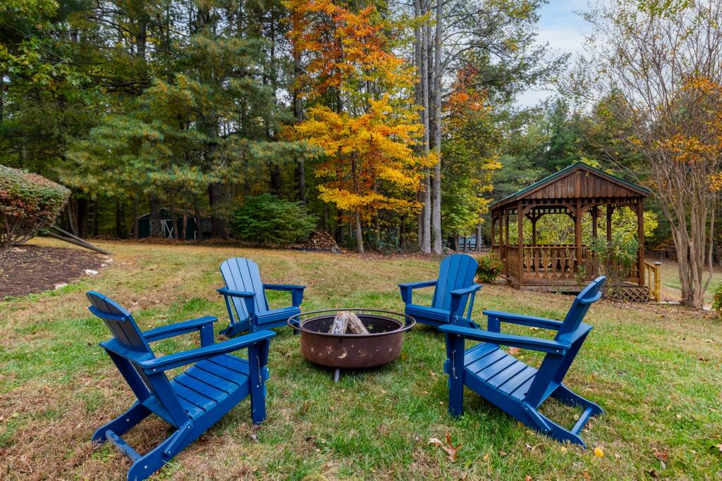 starwood-manorormountain-views*-game-room*-firepit/