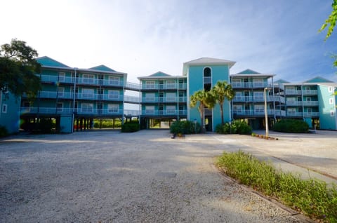 Well maintained complex with plenty of parking for cars and trailers