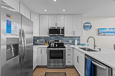 Newly decorated kitchen with all the essential kitchen items you need!
