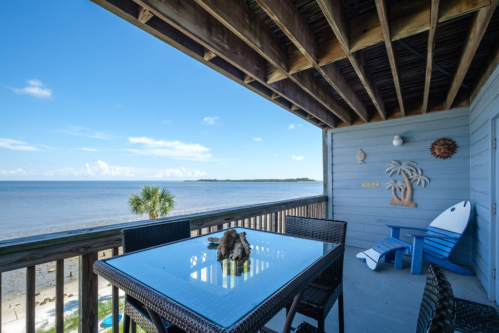 Balcony with Outdoor Seating