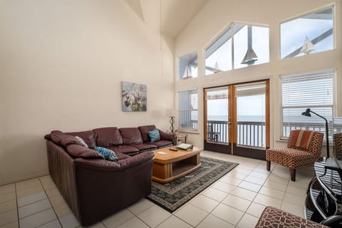 Fenimore Mill 2E Beachfront Retreat