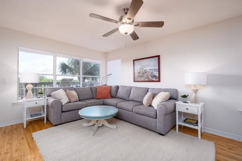 Spacious and Bright Living Room