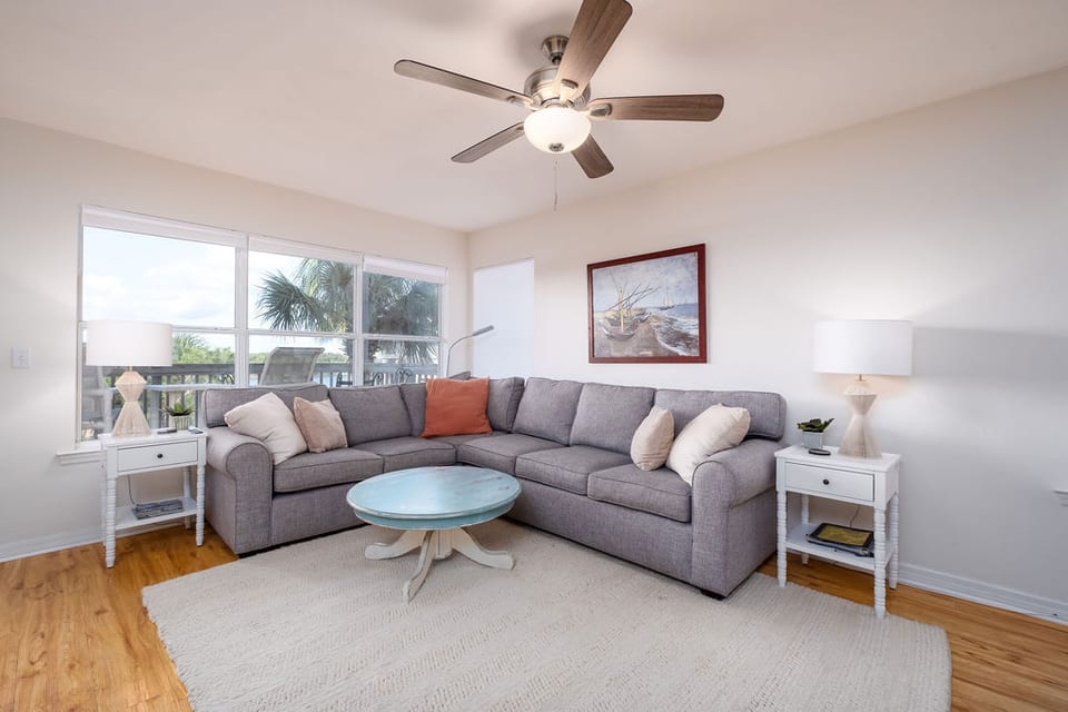 Spacious and Bright Living Room