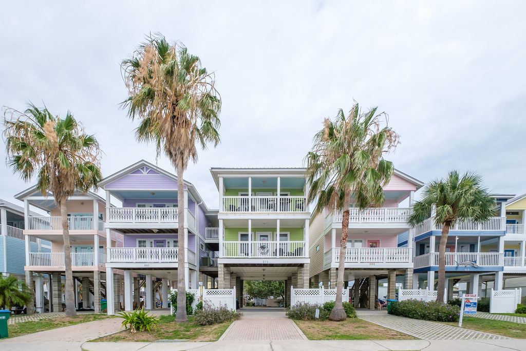 Centrally Located to all things Cedar Key!