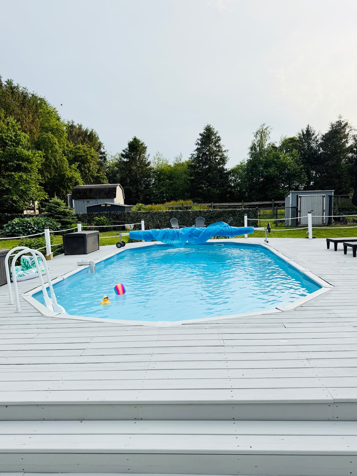 Spacious & Renovated Summer Home with Pool&Hot tub image 1