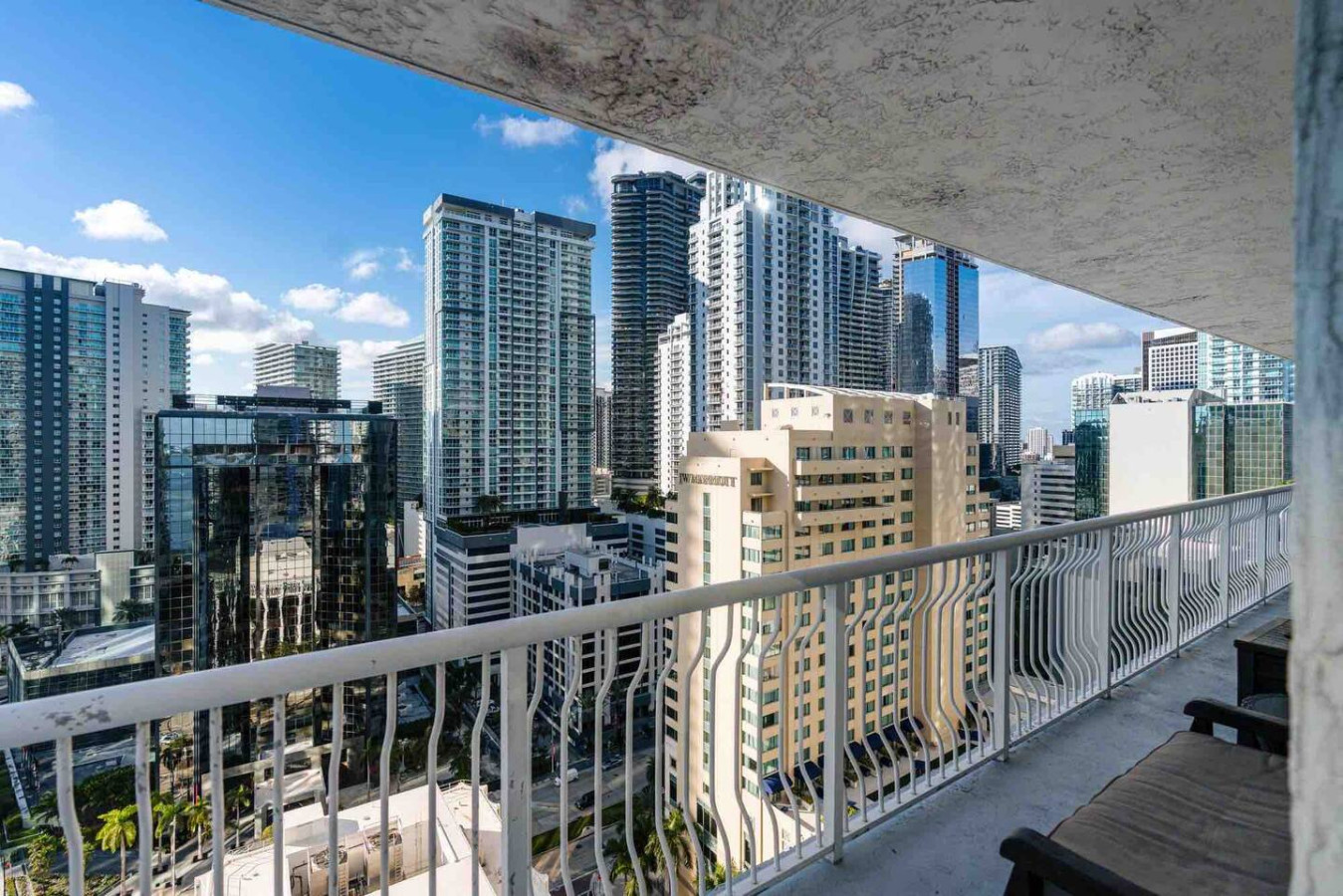 luxury-chic-condo-2br2*free-parking*gym-brickell/