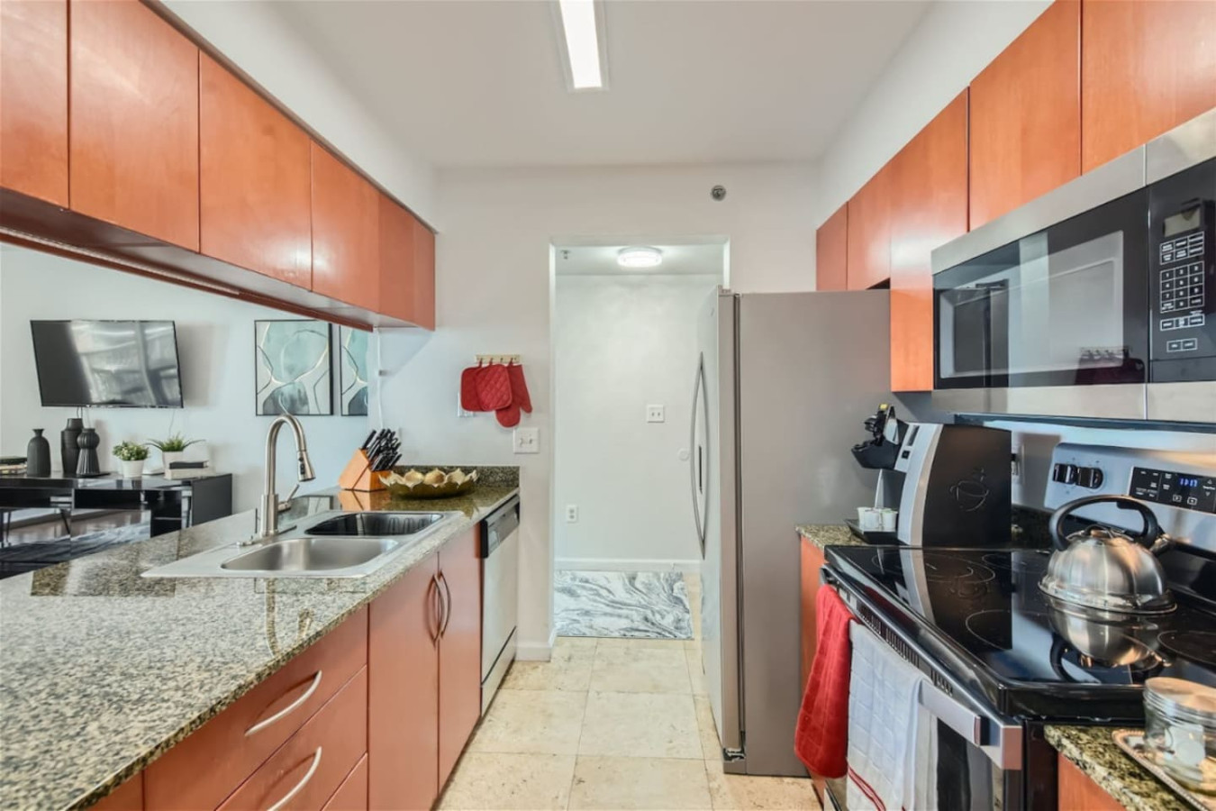 luxury-chic-condo-2br2*free-parking*gym-brickell/