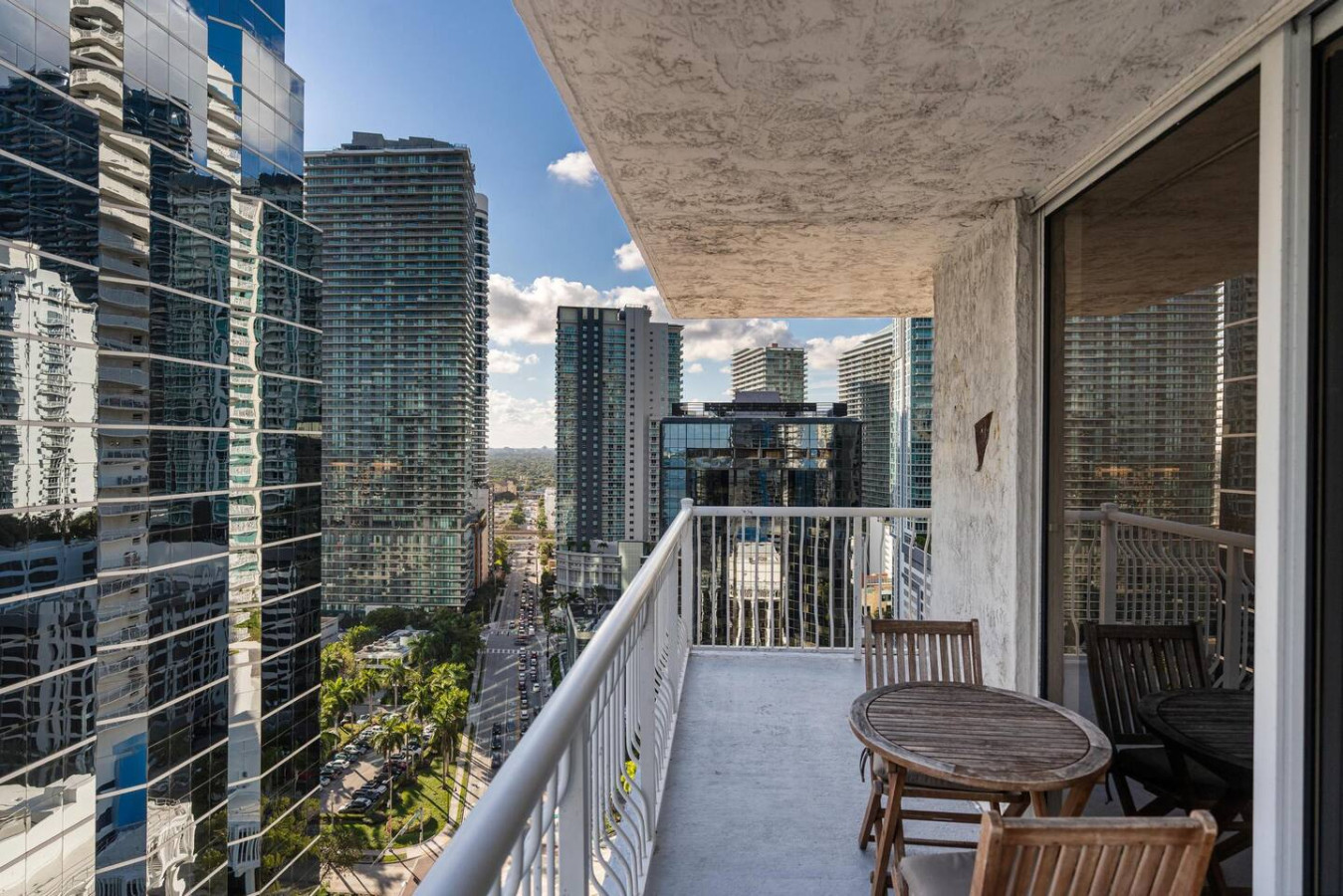 luxury-chic-condo-2br2*free-parking*gym-brickell/