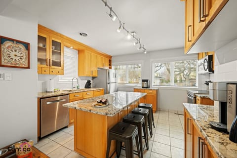 Urban Haven | Near DT | Hot Tub | AC | PetFriendly