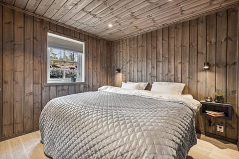 Cabin on Lygna with fantastic views. image 4