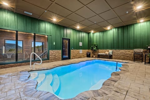 NEW Hoop & Paddle Hideaway Modern Luxury Sleep 26