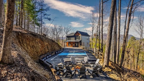 NEW Hoop & Paddle Hideaway Modern Luxury Sleep 26
