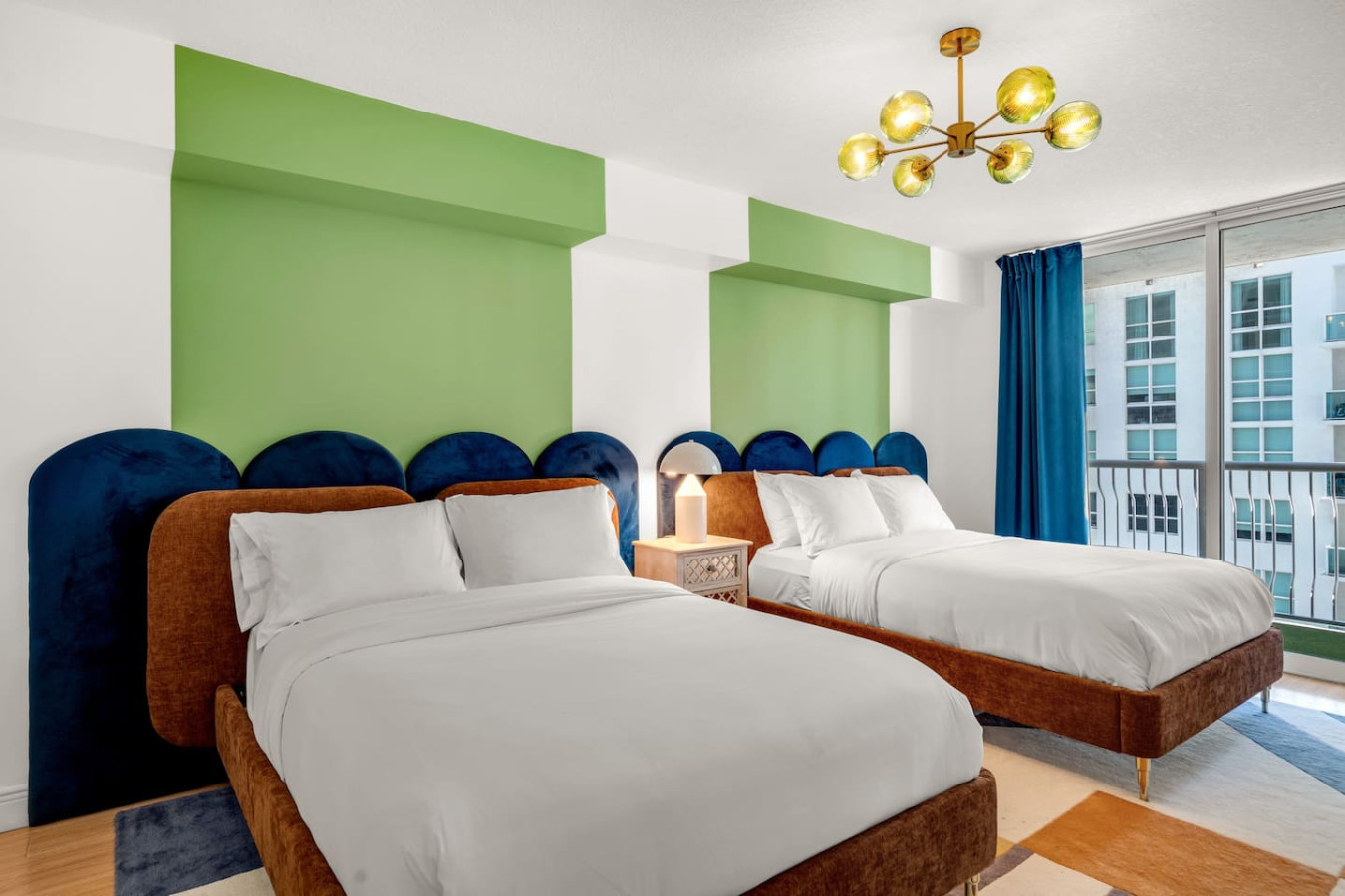 brickell-2br2ba-chic-residence-poolgymfree-park/