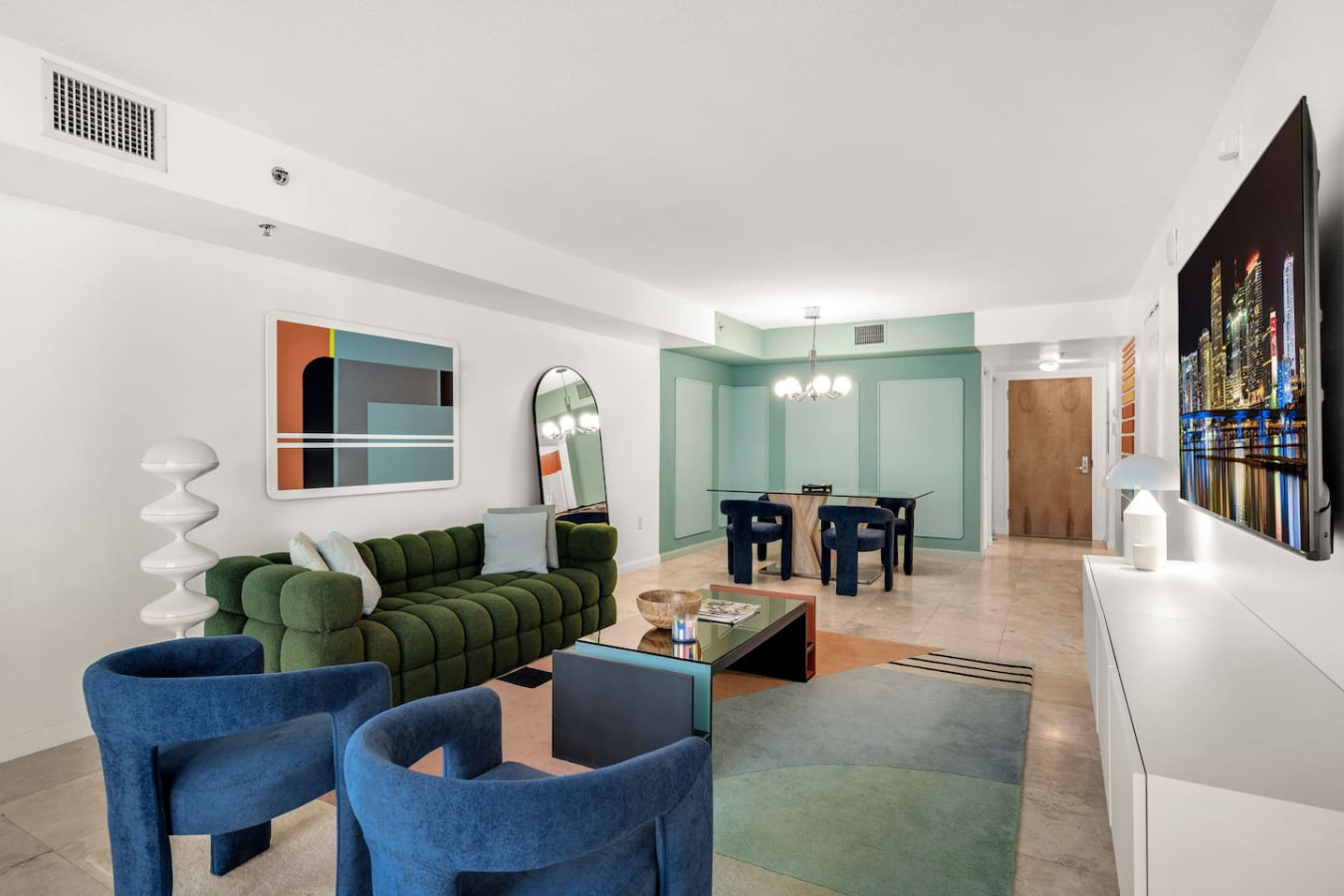 brickell-2br2ba-chic-residence-poolgymfree-park/